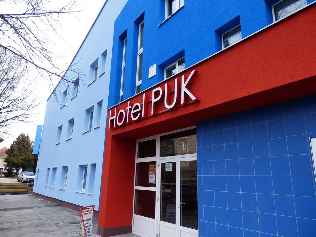 Topoľčany Hotel Puk מראה חיצוני תמונה